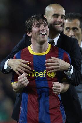 03.05.2011, UEFA Champions League, FC Barcelona - Real Madrid v.l. Pep Guardiola coach (FC Barcelona), Lionel Messi (FC Barcelona)