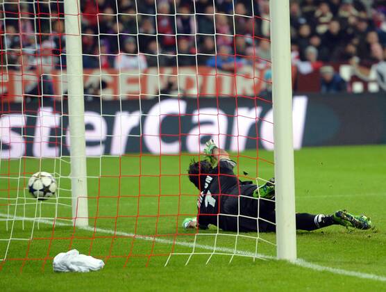 02.04.2013, xjhx, UEFA Champions League, FC Bayern München - Juventus Turin, v.l. David Alaba (FC Bayern München), Gianluigi Buffon (Juventus Turin) Goal scored, Tor zum 1:0