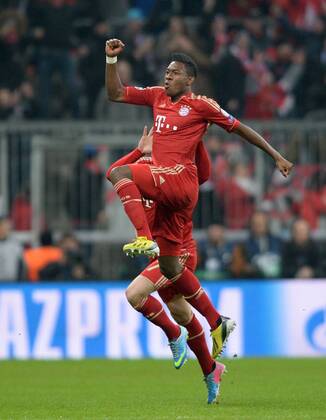 FUSSBALL CHAMPIONS LEAGUE VIERTELFINALE HINSPIEL 2012 2013 FC Bayern Muenchen - Juventus Turin 02.04.2013 Jubel nach dem 1:0: Franck Ribery (li) und David Alaba (re, beide FC Bayern Muenchen) jubeln ueber das Tor zum 1:0 