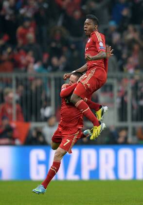 FUSSBALL CHAMPIONS LEAGUE VIERTELFINALE HINSPIEL 2012 2013 FC Bayern Muenchen - Juventus Turin 02.04.2013 Jubel nach dem 1:0: Franck Ribery (li) und David Alaba (re, beide FC Bayern Muenchen) jubeln ueber das Tor zum 1:0 