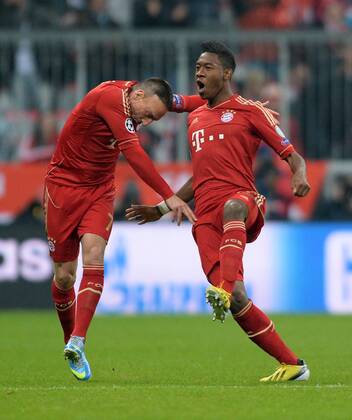 FUSSBALL CHAMPIONS LEAGUE VIERTELFINALE HINSPIEL 2012 2013 FC Bayern Muenchen - Juventus Turin 02.04.2013 Jubel nach dem 1:0: Franck Ribery (li) und David Alaba (re, beide FC Bayern Muenchen) jubeln ueber das Tor zum 1:0 
