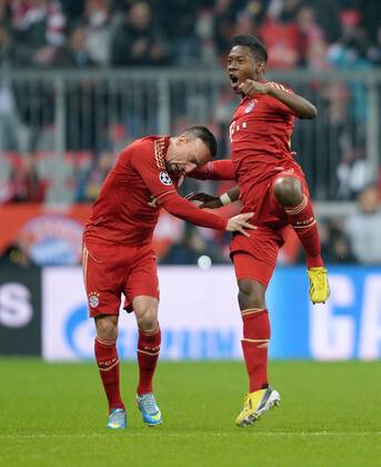 FUSSBALL CHAMPIONS LEAGUE VIERTELFINALE HINSPIEL 2012 2013 FC Bayern Muenchen - Juventus Turin 02.04.2013 Jubel nach dem 1:0: Franck Ribery (li) und David Alaba (re, beide FC Bayern Muenchen) jubeln ueber das Tor zum 1:0 