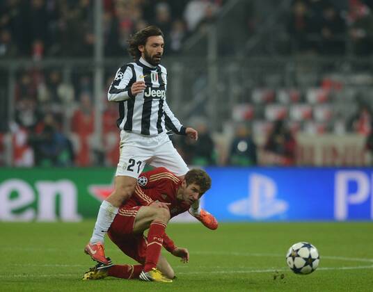 02.04.2013, xjhx, UEFA Champions League, FC Bayern München - Juventus Turin, v.l. Andrea Pirlo (Juventus Turin), Thomas Mueller (FC Bayern München)
