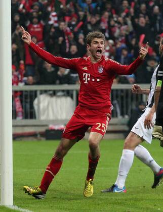 Torjubel 2:0 München, Torschütze Thomas Müller (Bayern) . FC Bayern München-Juventus Turin . München, GER, 02.04.2013 , Viertelfinale, Fussball-Champions League 2012-2013 .