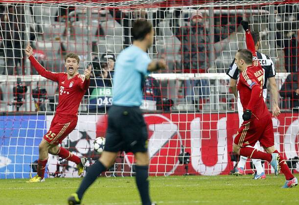 Thomas Müller Mueller (Bayern 25) schiesst das Tor zum 2-0, Jubel, Freude, Emotionen, Feiern, Lachen, jubelt, freuen, reisst die Arme hoch, ballt die Faust mit Frank Ribery (Bayern 7) FC BAYERN München - JUVENTUS TURIN ( - ) Fussball UEFA Champions League, Viertelfinale Hinspiel, München, 02.04.2013 CL Saison 2012 2013, FCB, München, JUVE
