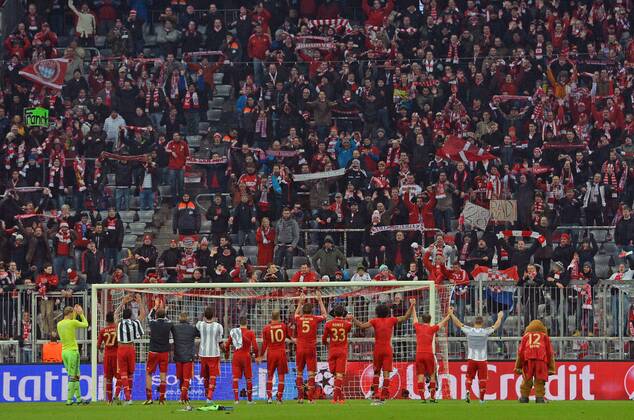 02.04.2013, xjhx, UEFA Champions League, FC Bayern München - Juventus Turin, v.l. Bayern Spieler jubeln nach Spielende.