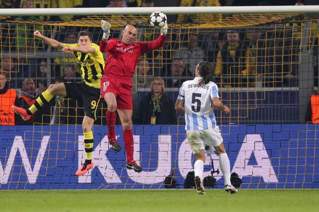 Robert LEWANDOWSKI (Borussia Dortmund - BVB - 9) - WILLY, Wilfredo Daniel CABALLERO (Torhüter, Torwart FC Malaga - 13) EP_Schmit