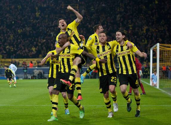 Jubel nach dem Tor zum 3-2: Torschütze Felipe SANTANA, Robert LEWANDOWSKI, Mario GOETZE, Julian SCHIEBER und Neven SUBOTIC (vl alleDOR) Fussball international UEFA Championsleague Saison 2012 2013, Viertelfinale Rückspiel: Borussia Dortmund - FC Malaga in Dortmund, Deutschland am 09.04.2013,