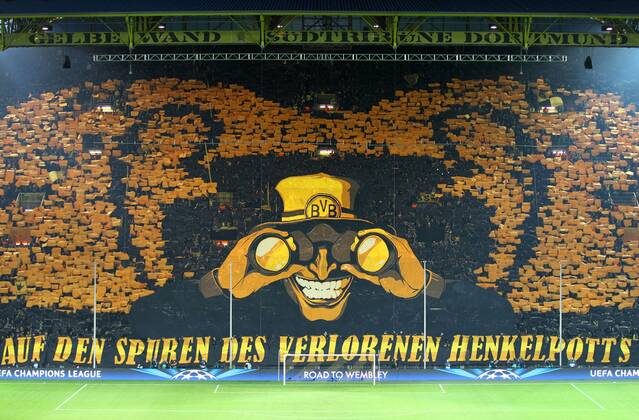 Dienstag, 09.04.2013, UEFA Champions League Viertelfinale Rückspiel, Saison 2012 2013 im Dortmunder Signal Iduna Park, BVB Borussia Dortmund, Choreografie Auf den Spuren des verlorenen Henkelpotts der BVB-Fans auf der Dortmunder Südtribüne