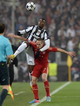 FUSSBALL CHAMPIONS LEAGUE VIERTELFINALE RÜCKSPIEL 2012 2013 Juventus Turin - FC Bayern München 10.04.2013 Paul Pogba (li, Juventus Turin) gegen Franck Ribery (re, FC Bayern München) 