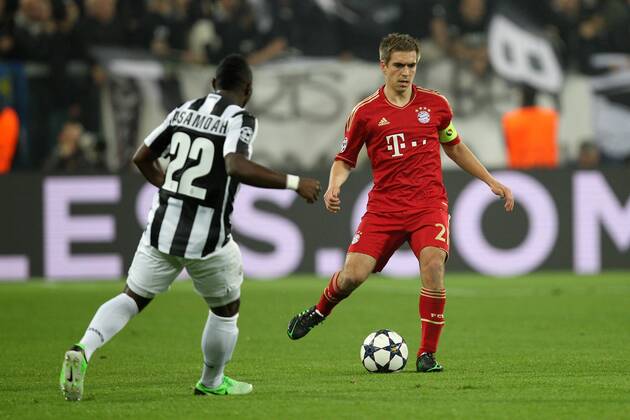 Am Ball Philipp LAHM 21 (FC Bayern Muenchen) links Kwadwo ASAMOAH 22 (Juventus Turin) EP_CKT