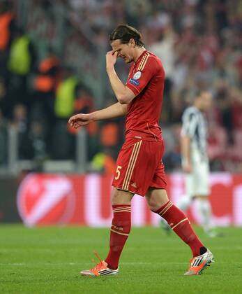 FUSSBALL CHAMPIONS LEAGUE VIERTELFINALE RUECKSPIEL 2012 2013 Juventus Turin - FC Bayern Muenchen 10.04.2013 Musste verletzt ausgewechselt werden: Daniel van Buyten (FC Bayern Muenchen) 