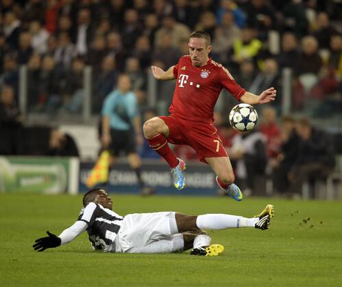 10.04.2013, Fussball Champions League Viertelfinale Rückspiel: Juventus Turin - FC Bayern München, in der Juventus-Arena in Turin (Italien). Franck Ribery (München) gegen Paul Pogba (Juventus Turin).