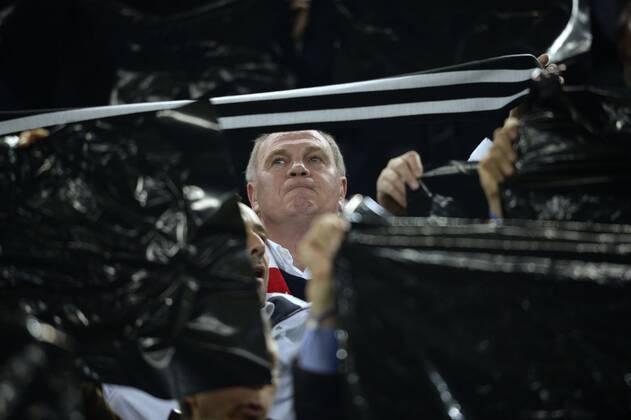 10.04.2013, Fussball Champions League Viertelfinale Rückspiel: Juventus Turin - FC Bayern München, in der Juventus-Arena in Turin (Italien). Präsident Uli Hoeneß (München, Höness, Höneß, Hoeness, Hoeneß) auf der Tribüne.