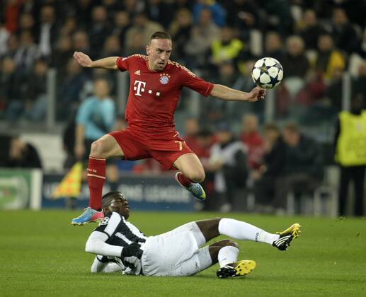 10.04.2013, Fussball Champions League Viertelfinale Rückspiel: Juventus Turin - FC Bayern München, in der Juventus-Arena in Turin (Italien). Franck Ribery (München) gegen Paul Pogba (Juventus Turin).