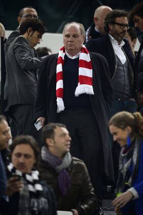10.04.2013, Fussball Champions League Viertelfinale Rückspiel: Juventus Turin - FC Bayern München, in der Juventus-Arena in Turin (Italien). Präsident Uli Hoeneß (München, Höness, Höneß, Hoeness, Hoeneß) auf der Tribüne.