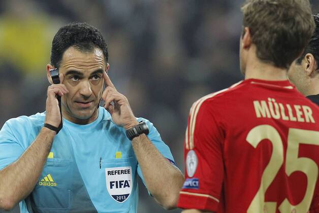 referee Carlos Velasco Carballo, Thomas Müller, Torino 10 4 2013 Juventus Stadium Football Calcio 2012 2013 Champions League Juventus Vs Bayern München MarcoxBertorello