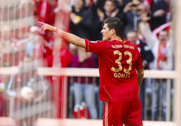 Mario Gomez ( Bayern 33 ) jubelt nach dem Tor zum 2-0 Jubel, Freude, Emotionen, Feiern, Lachen, jubelt, freuen, reisst die Arme hoch, ballt die Faust FC BAYERN MUENCHEN - 1.FC NUERNBERG (4-0) Fussball 1. Bundesliga , Muenchen, am 13.04.2013 29.Spieltag, Spieltag29, Saison 2012 2013, Saison1213, Liga01, 1.Liga, 1.Bundesliga, FCB, München, Nürnberg