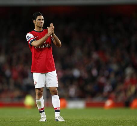 Arsenal s Mikel Arteta looks on dejected..Arsenal v Everton - Barclays Premier League - Emirates Stadium, London- 16 04 13 - Picture David Klein Sportimage EDITORIAL USE ONLY. No use with unauthorised audio, video, data, fixture lists, club league logos or live services. Online in-match use limited to 120 images, no video emulation. No use in betting, games or single club league player publications.
