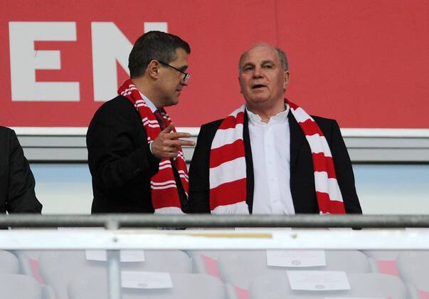 23-04-2013, Fussball, Saison 2012-2013, UEFA Champions League, Halbfinale, Hinspiel, FC Bayern München - FC Barcelona, Präsident Uli Hoeneß (Bayern München), re., und Jan-Christian Dreesen (Vorstand Finanzen FC Bayern)