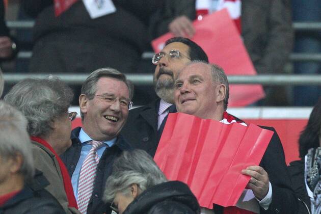 von links 1. Vizepräsident Karl HOPFNER (FC Bayern München) und Präsident Uli HOENESS (FC Bayern München) mit Aufsichtsrat Helmut Markwort EP_Kolbert