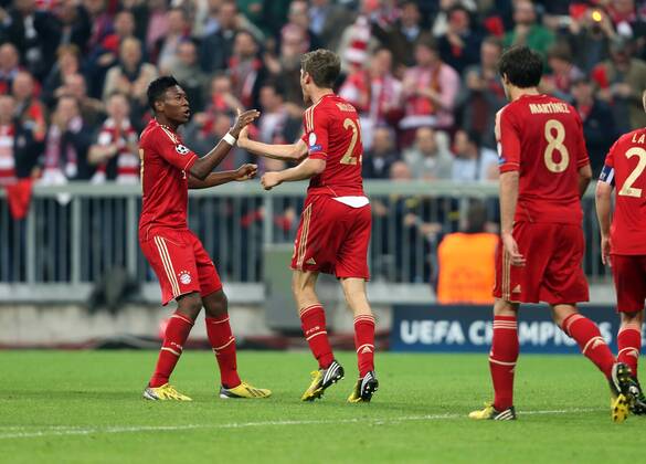 FUSSBALL - CL, Bayern vs Barcelona MUENCHEN,DEUTSCHLAND,23.APR.13 - FUSSBALL - UEFA Champions League, Halbfinale, FC Bayern München vs FC Barcelona. Bild zeigt den Jubel von David Alaba und Thomas Mueller (Bayern). 