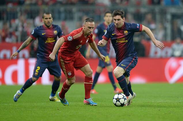FUSSBALL CHAMPIONS LEAGUE HALBFINALE HINSPIEL 2012 2013 FC Bayern München - FC Barcelona 23.04.2013 Franck Ribery (li, FC Bayern München) gegen Lionel Messi (re, Barca) 