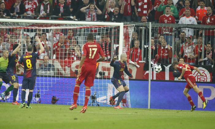Thomas Müller Mueller (Bayern 25) schiesst das Tor zum 1-0 ,Aktion, Einzelbild, Torschuss FC BAYERN MÜNCHEN - FC BARCELONA ( - ) Fussball UEFA Champions League, Halbfinale Hinspiel, München, 23.04.2013 CL Saison 2012 2013, FCB, München, BARCA