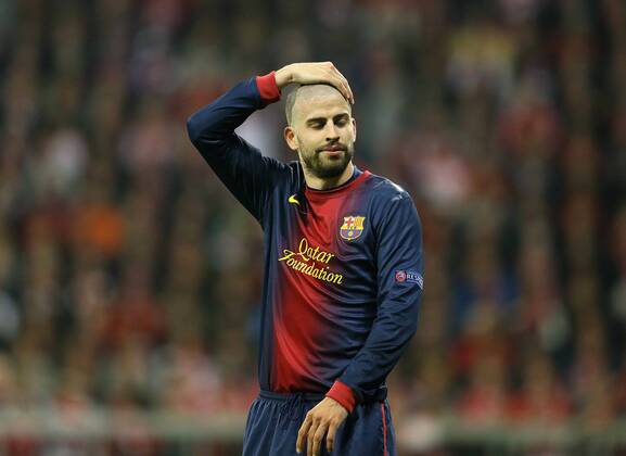Foto .... Enttäuschung bei Barcelona - Gerard Pique Fussball - Championsleague am Di. 23.04.2013 Halbfinale, Bayern München - CF Barcelona