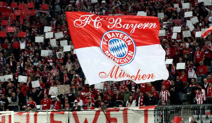 FUSSBALL - CL, Bayern München,DEUTSCHLAND,23.APR.13 - FUSSBALL - UEFA Champions League, Halbfinale, FC Bayern München. Bild zeigt eine Fahne. 