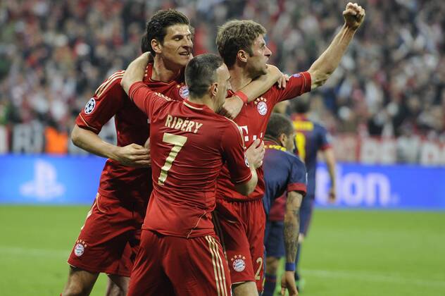 v.li:Mario GOMEZ (Bayern Muenchen),Franck RIBERY (Bayern Muenchen),Torschuetze Thomas MUELLER (MÜLLER,Bayern München) ,Jubel,Freude,Begeisterung, nach Tor zum 1-0.Aktion. FC Bayern München - FC Barcelona. Fussball Champions League, Halbfinale,Hinspiel, am 23.04.2013 ,A L L I A N Z A R E N A.