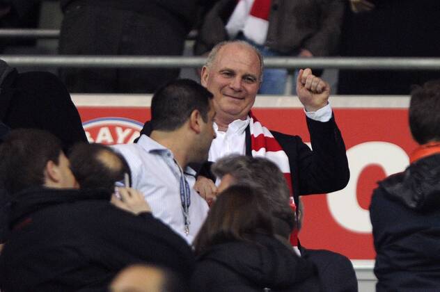 Uli HOENESS (Höness,Praesident Bayern München) auf der Tribuene,Jubel,Freude,Begeisterung, FC Bayern München - FC Barcelona. Fussball Champions League, Halbfinale,Hinspiel, am 23.04.2013 ,A L L I A N Z A R E N A.