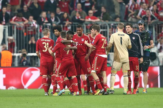 FUSSBALL - CL, Bayern vs Barcelona MUENCHEN,DEUTSCHLAND,23.APR.13 - FUSSBALL - UEFA Champions League, Halbfinale, FC Bayern München vs FC Barcelona. Bild zeigt den Jubel von Bayern mit Bastian Schweinsteiger, Dante, Franck Ribery, David Alaba, Jerome Boateng, Thomas Mueller, Manuel Neuer und Mario Gomez (Bayern). 