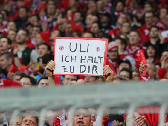 Deutschland, Herren Fussball, Champions League, Halbfinale, Hinspiel, FC Bayern München 23.04.2013, Fussballarena München, München, FC Bayern Fan, pro Uli Hoeneß