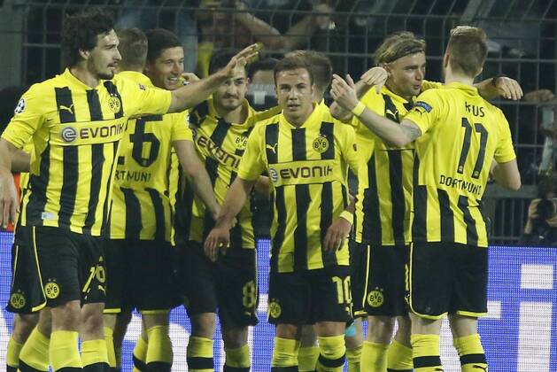 Robert LEWANDOWSKI; Nr.9 BVB schiesst das Tor zum 3-1 ,Aktion, Einzelbild, Torschuss Jubel, Freude, Emotionen, Feiern, Lachen, jubelt, freuen, reisst die Arme hoch, ballt die Faust BORUSSIA DORTMUND - REAL CF MADRID ( - ) Fussball UEFA Champions League, Halbfinale Hinspiel, Dortmund, 24.04.2013 CL Saison 2012 2013, BVB, RM