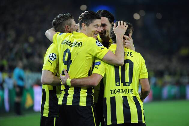 Fussball Champions League Borussia Dortmund - Real Madrid am 24.04.2013 im Signal Iduna Park in Dortmund Torjubel Madrid zum 2:1 durch Robert Lewandowski ( Dortmund ), mitte