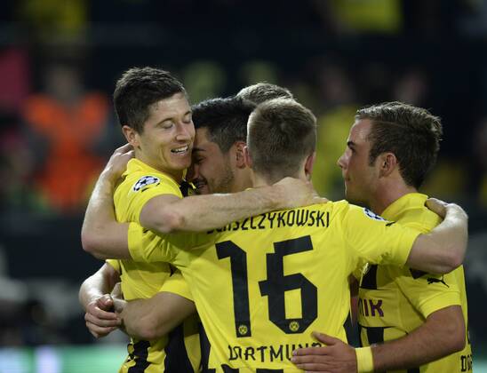 24.04.2013, Fussball Champions League Halbfinale Hinspiel: Borussia Dortmund - Real Madrid, im Signal-Iduna-Park Stadion Dortmund. Torjubel Robert Lewandowski (li, Dortmund).