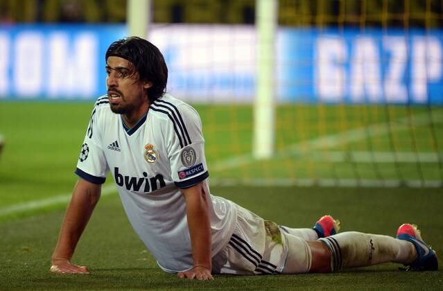 24.04.2013, xjhx,UEFA Champions League, Borussia Dortmund - Real Madrid, v.l. Sami Khedira (Real Madrid) am Boden