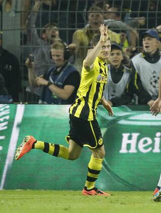 Robert LEWANDOWSKI; Nr.9 BVB schiesst das Tor zum 4-1 ,Aktion, Einzelbild, Jubel, Freude, Emotionen, Feiern, Lachen, jubelt, freuen, reisst die Arme hoch, ballt die Faust BORUSSIA DORTMUND - REAL MADRID ( - ) Fussball UEFA Champions League, Halbfinale Hinspiel, Dortmund, 24.04.2013 CL Saison 2012 2013, BVB, RM