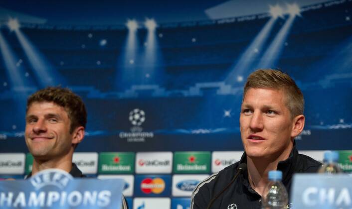 Thomas MÜLLER und Bastian SCHWEINSTEIGER (vl beideBAY) Fussball international UEFA Championsleague Saison 2012 2013: Offizielle Pressekonferenz des FC Bayern München im Hinblick auf das UCL Halbfinal-Rückspiel in Barcelona, Spanien am 30.04.2013,