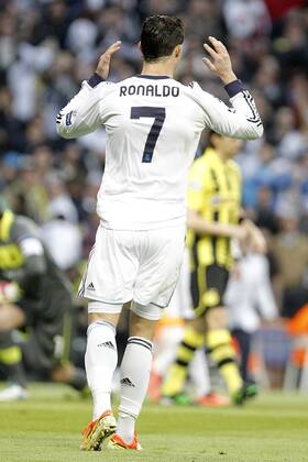 Real Madrid s Cristiano Ronaldo reacts andf Marcel Schmelzer during UEFA Champions League match. April 30, 2013.  (1583407)