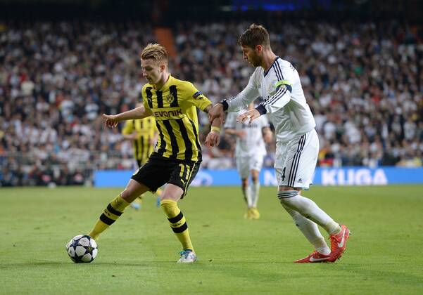 FUSSBALL CHAMPIONS LEAGUE HALBFINALE RÜCKSPIEL 2012 2013 Real Madrid - Borussia Dortmund 30.04.2013 Marco Reus (li, Borussia Dortmund) gegen Sergio Ramos (re, Real Madrid) 