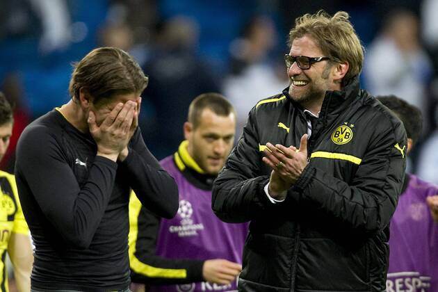 Torwart Roman WEIDENFELLER (li.) kann es kaum glauben, Trainer Jürgen KLOPP (Jürgen, beide DO) freut sich, Fussball Champions League, Halbfinale, Real Madrid (Real) - Borussia Dortmund (DO) am 30.04.2013 in Madrid Spanien