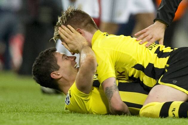 Robert LEWANDOWSKI (un.) und Marco REUS (beide DO) jubeln ueber den Einzug in das Finale, Fussball Champions League, Halbfinale, Real Madrid (Real) - Borussia Dortmund (DO) am 30.04.2013 in Madrid Spanien