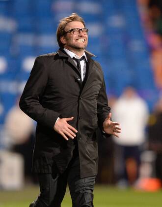 FUSSBALL CHAMPIONS LEAGUE HALBFINALE RÜCKSPIEL 2012 2013 Real Madrid - Borussia Dortmund 30.04.2013 Trainer Jürgen Klopp (Borussia Dortmund) eilt zum Schlussjubel heran 