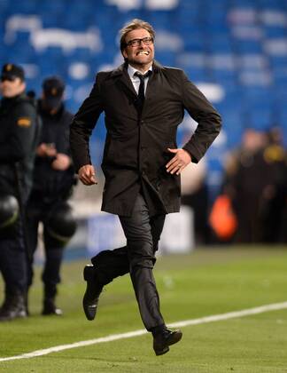FUSSBALL CHAMPIONS LEAGUE HALBFINALE RÜCKSPIEL 2012 2013 Real Madrid - Borussia Dortmund 30.04.2013 Trainer Jürgen Klopp (Borussia Dortmund) eilt zum Schlussjubel heran 