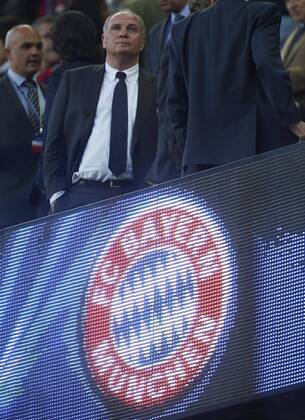 Präsident und Aufsichtsratsvorsitzender Uli HOENESS (FCB) auf der Ehrentribuene FC BARCELONA - FC BAYERN MUENCHEN ( - ) Fussball UEFA Champions League, Halbfinale Rueckspiel, Barcelona, 01.05.2013 CL Saison 2012 2013, FCB, BARCA