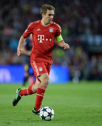 FUSSBALL CHAMPIONS LEAGUE HALBFINALE RÜCKSPIEL 2012 2013 FC Barcelona - FC Bayern München 01.05.2013 Philipp Lahm (FC Bayern München) Einzelaktion am Ball 
