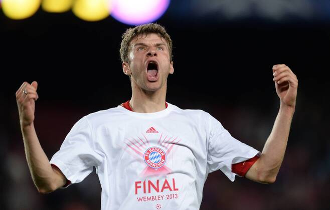 FUSSBALL CHAMPIONS LEAGUE HALBFINALE RUECKSPIEL 2012 2013 FC Barcelona - FC Bayern Muenchen 01.05.2013 Thomas Müller (FC Bayern Muenchen) jubelt nach dem Abpfiff 