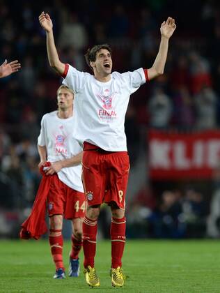 FUSSBALL CHAMPIONS LEAGUE HALBFINALE RÜCKSPIEL 2012 2013 FC Barcelona - FC Bayern München 01.05.2013 Javier Javi Martinez (FC Bayern München) jubelt nach dem Abpfiff 
